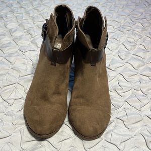 Carlos Santana Ankle Boots HARVEST Brown w/ Buckle- Size 8.5